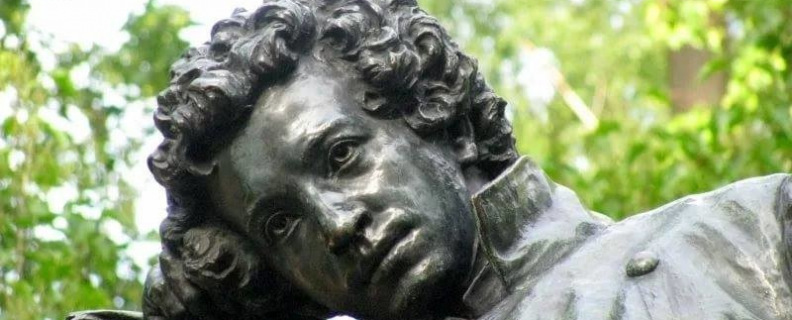 Я памятник себе воздвиг нерукотворный