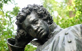 Я памятник себе воздвиг нерукотворный