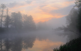 Забелелся туман за рекой...